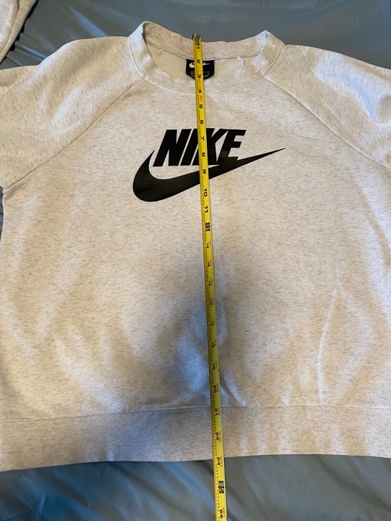 Nike Women's Medium Light Grey  Crewneck Sweatshirt - Picture 7 of 8